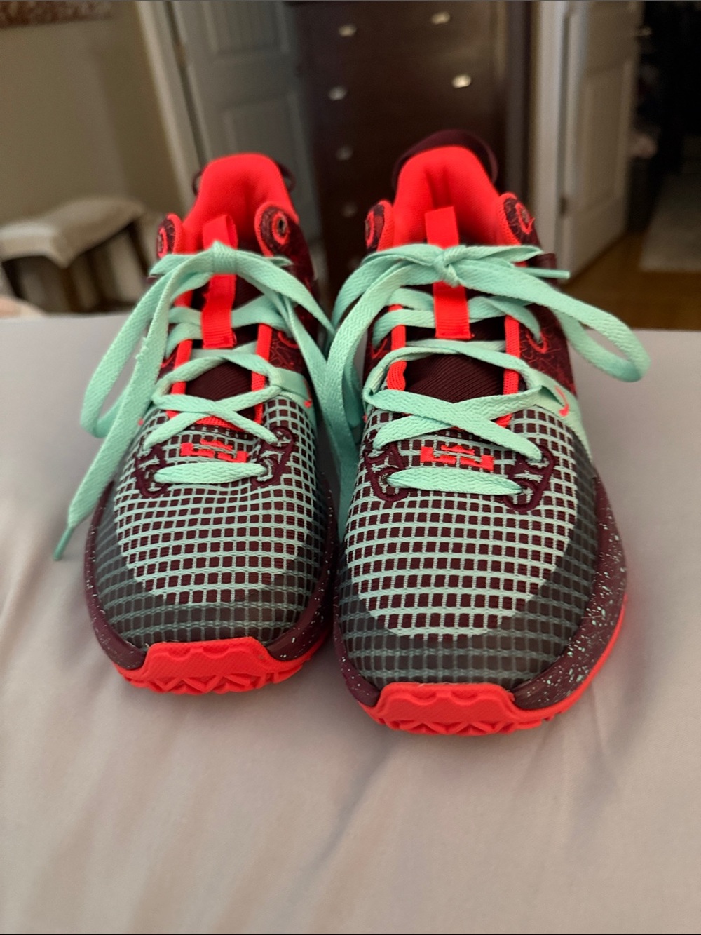 Nike Kids Sneakers in Teal and Red